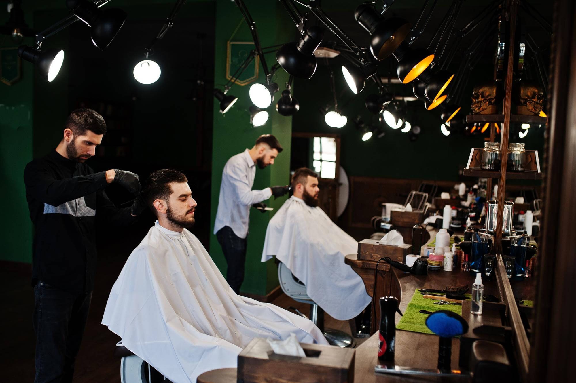Bearded-man-barbershop-barber-work