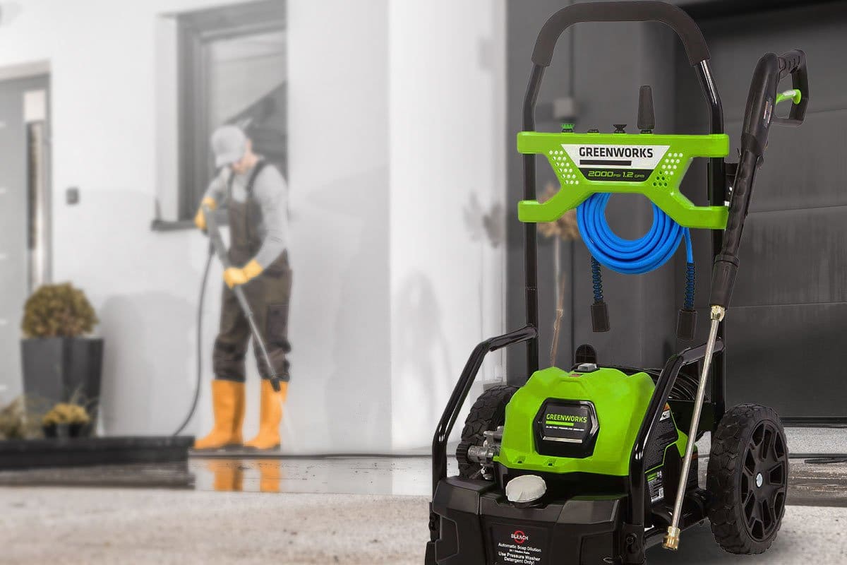 Best Pressure Washer Guide (2025) 3 Greenworks pressure washer on a driveway