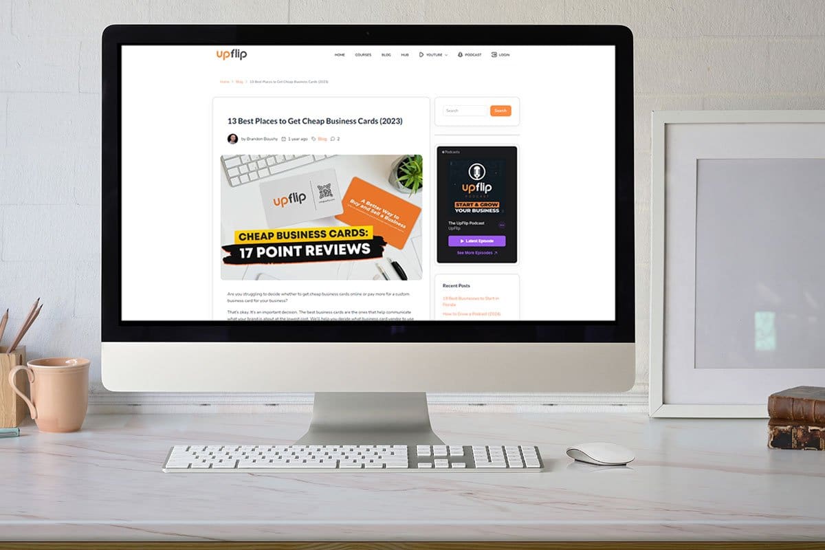 UpFlip’s cheap business cards review article on a desktop computer