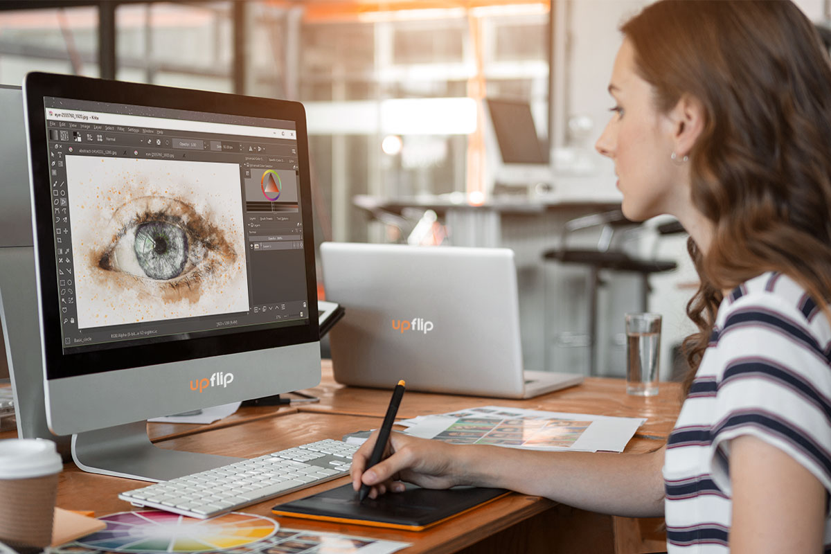 27 Best Business Ideas For Women in 2025 3 Woman working on a desktop